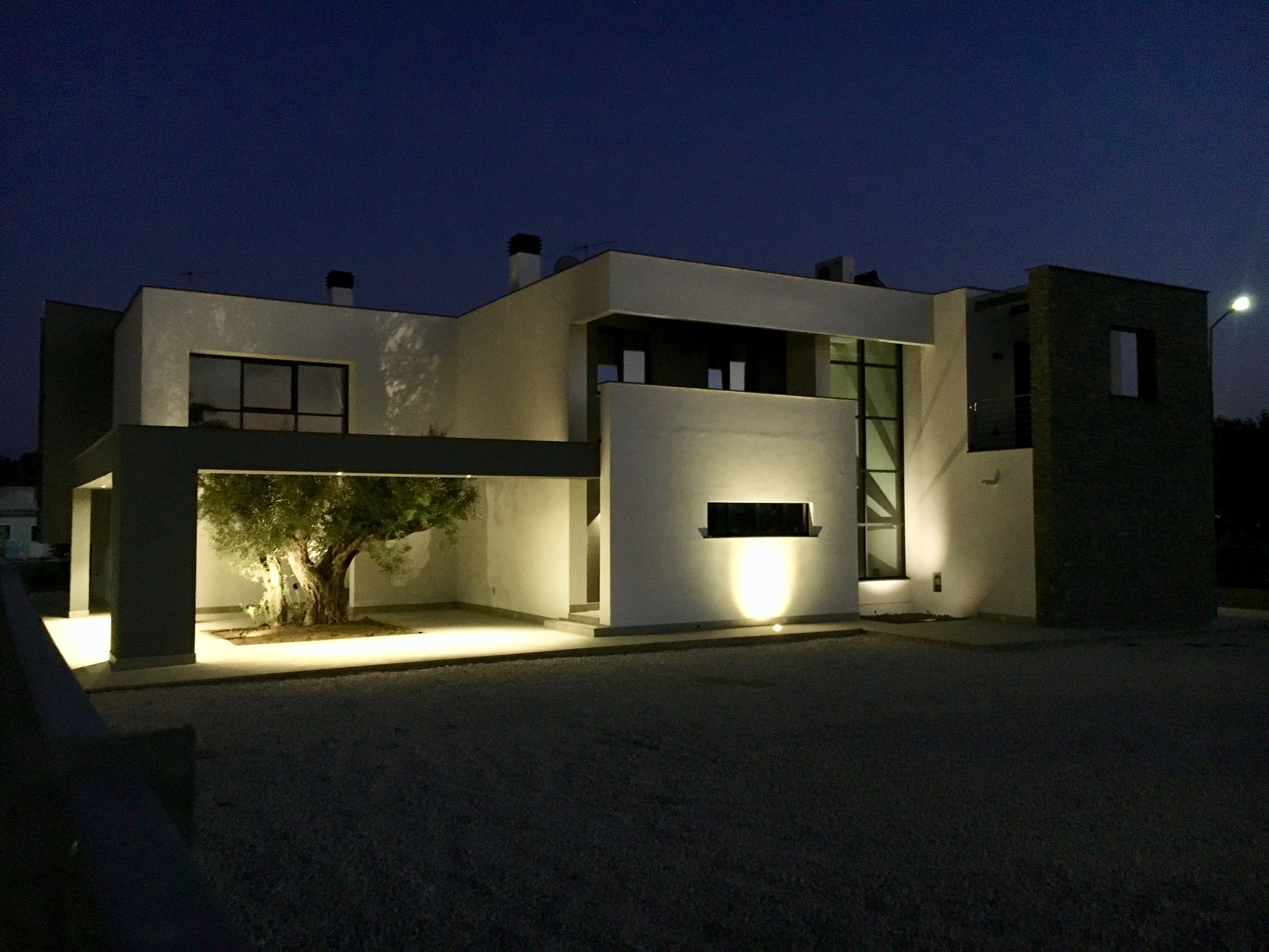 villa esterno sera